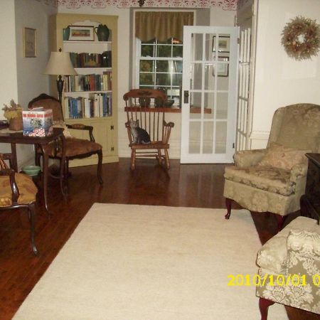 The Old Shipman House Bed & Breakfast Kemptville Екстериор снимка